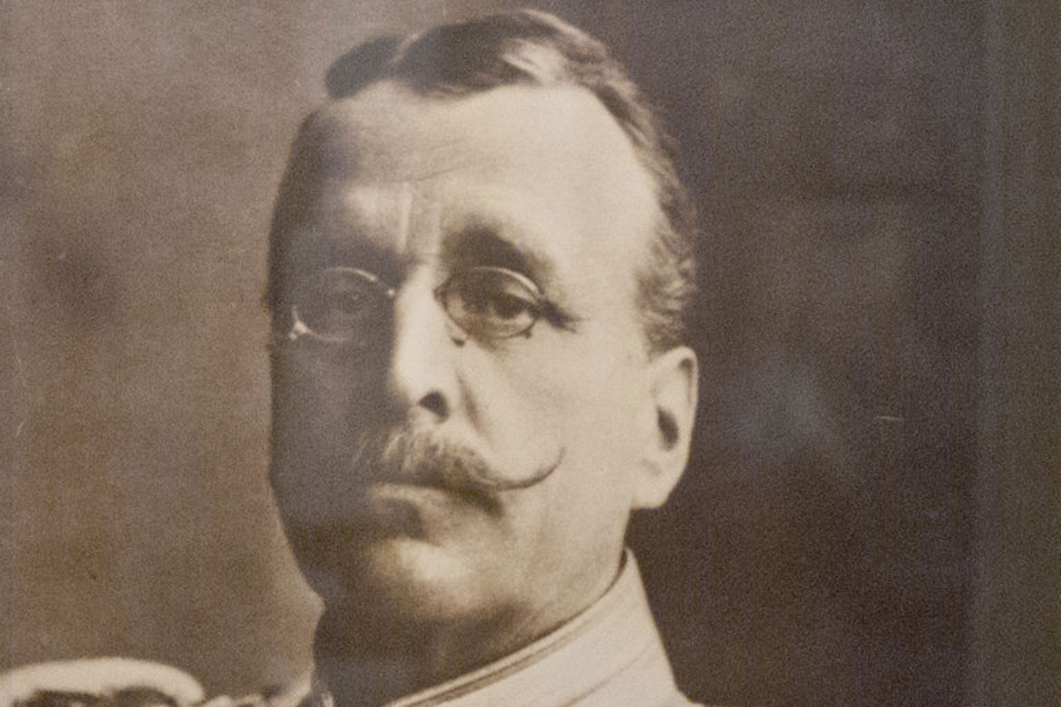 Porträtt av Svenska Kennelklubbens första ordförande, Adolf Patrik Hamilton