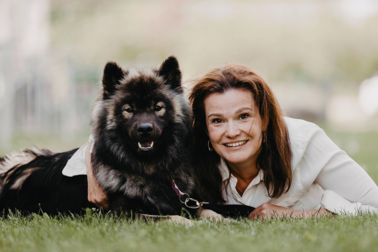 Nina Cohn från Royal Canin tillsammans med en hund