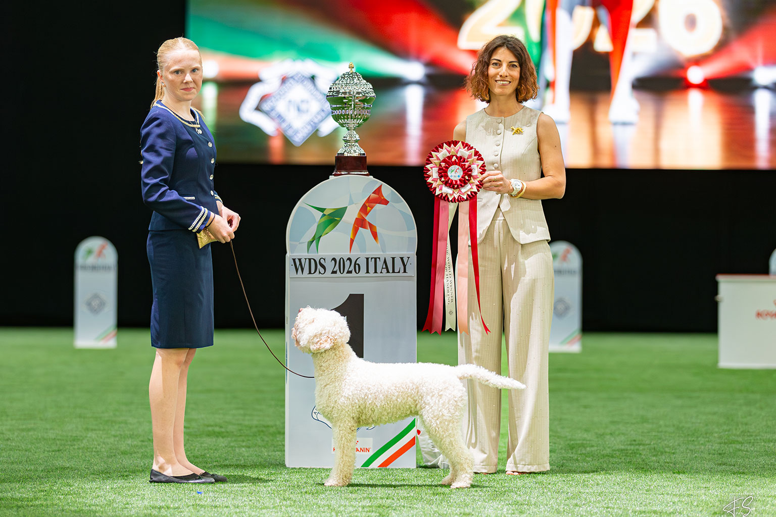 Gabriella Borssén på World Dog Show i Bologna